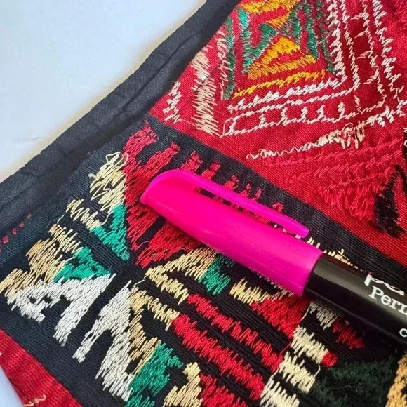 Vintage red and black  embroidered cotton vest - Picture 7 of 11